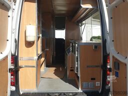 Mercedes-Benz 311CDI - Image 6