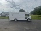2003 International H 1000 Food Truck - Image 4