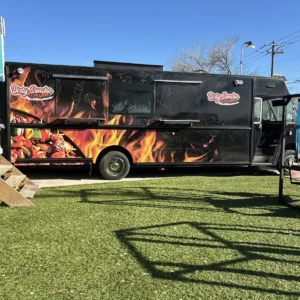 THIS IS A 22 FOOT KITCHEN FOOD TRUCK FOR 2025 custom build 956-890-5400