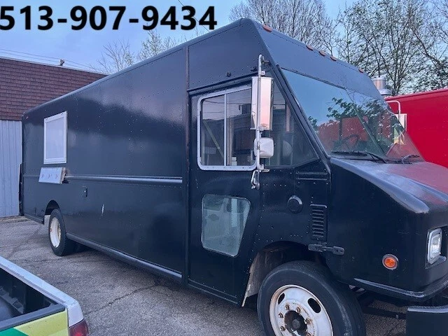 05 Freightliner Food truck Step Van ISB Cummins -equipped w commercial equipment